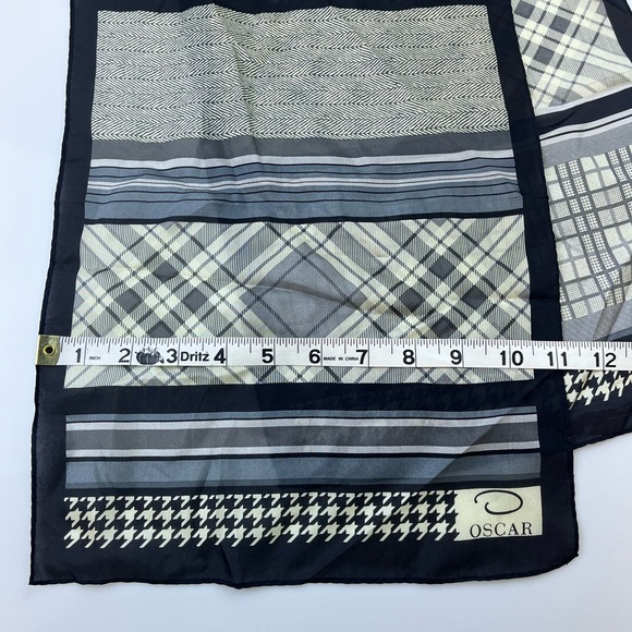 Oscar de la Renta Printed Scarf N253-35 - Picture 4 of 5